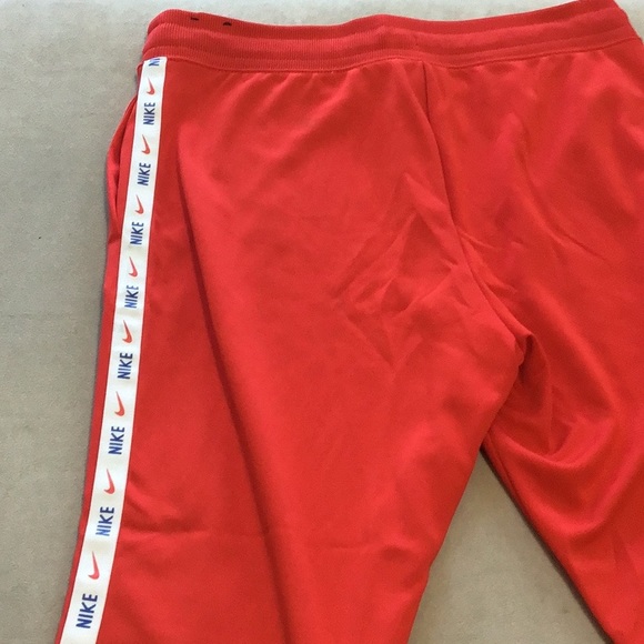 SOLD!! 😁 Nike ultra femme tropical theme track pants! Size Large - Picture 8 of 14